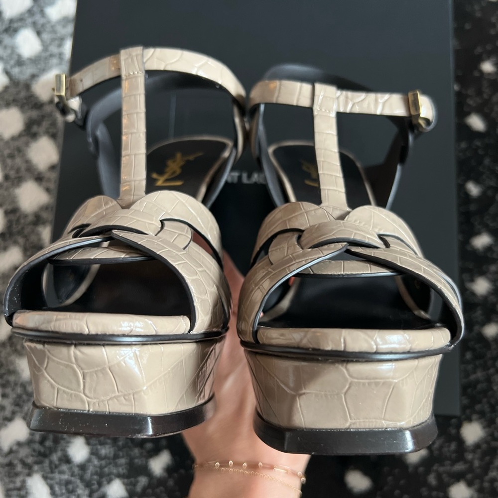 Saint Laurent Croc Embossed Leather Tribute 105 Sandal Platform Grey Taupe - Picture 4 of 10